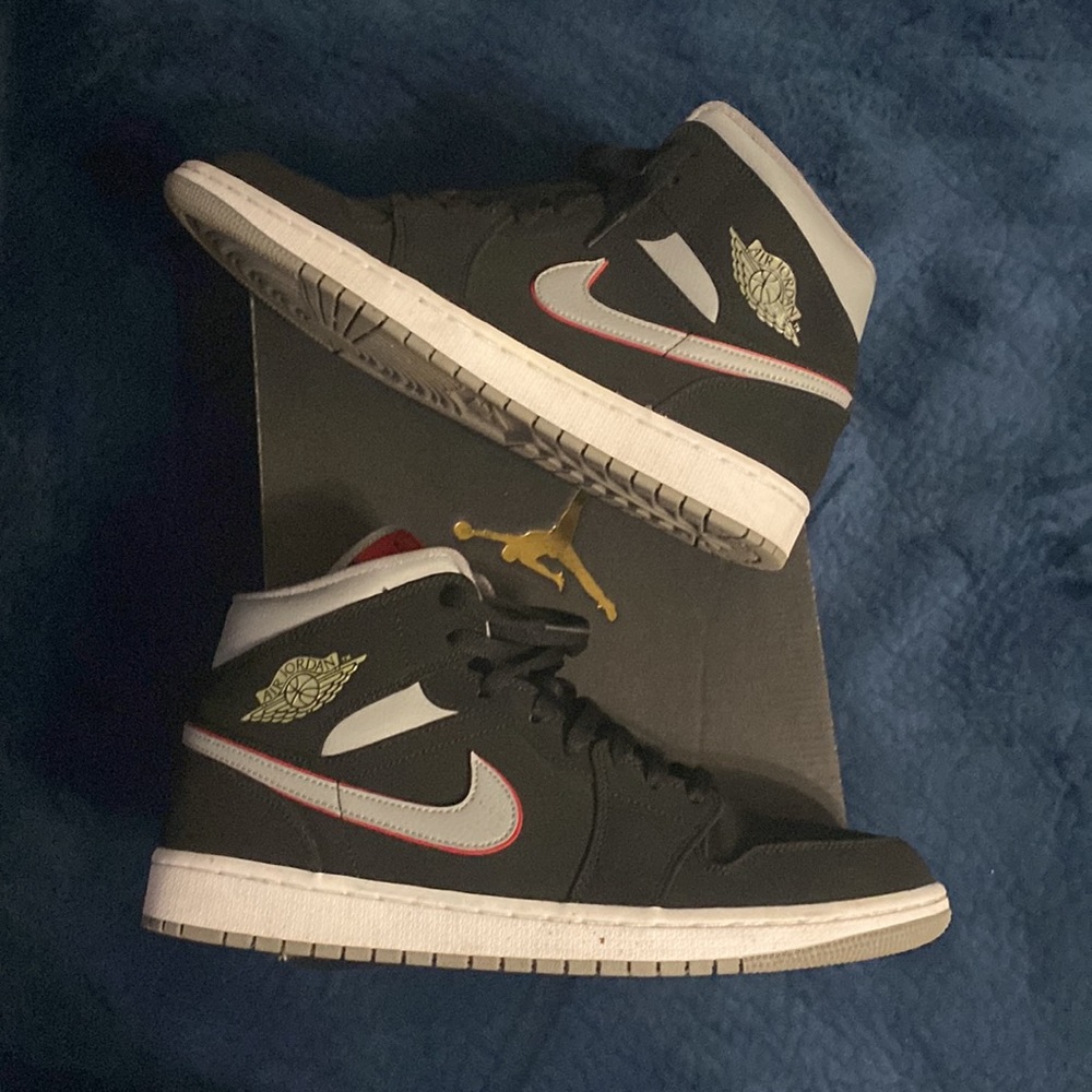 Air Jordan 1 Mid
